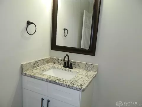 834 Catherine St, Springfield, OH 45505 photo 9