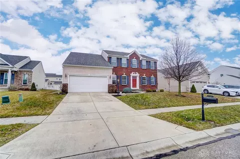 5065 Meadowview St, Tipp City, OH 45371