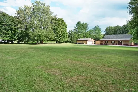 1564 Fredrick Strasser Dr, Fayetteville, OH 45118