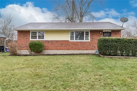 114 Whispering Dr, Dayton, OH 45426