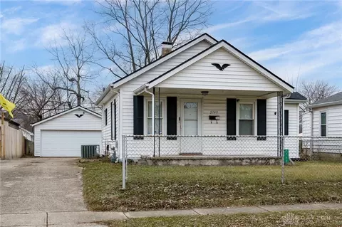 2749 Gladstone St, Moraine, OH 45439