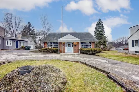 1315 Cloverfield Ave, Kettering, OH 45429