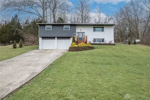 5071 Crains Run Rd, Miamisburg, OH 45342