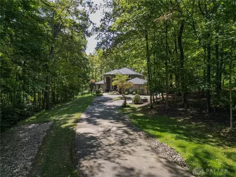 5943 Squirrelsnest Ln, Colerain Township, OH 45252