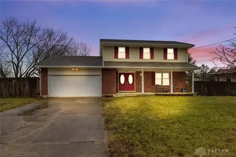 5849 Lake Circle Dr, Fairfield, OH 45014