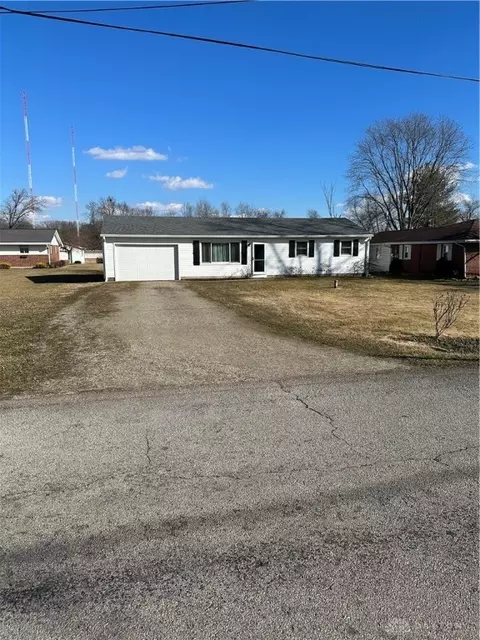 250 Woodside Dr, West Alexandria, OH 45381