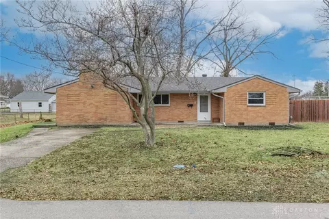 80 Elmwood Dr, Springboro, OH 45066