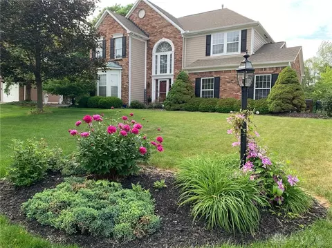 1165 Spring Ash Dr, Dayton, OH 45458