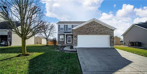 112 Cabernet Dr, Englewood, OH 45322