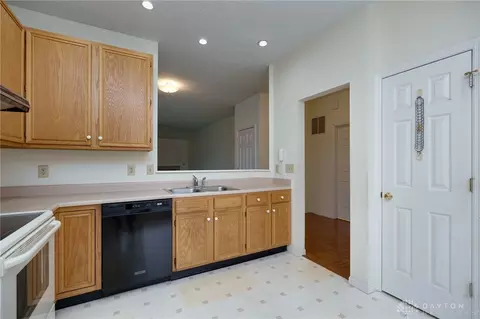 1574 Glenn Abbey Dr, Kettering, OH 45420 photo 17