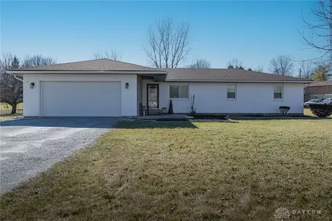23 Grand Valley Dr, Enon, OH 45323