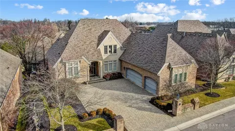 253 Rue Marseille, Kettering, OH 45429
