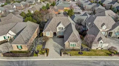 253 Rue Marseille, Kettering, OH 45429 photo 2