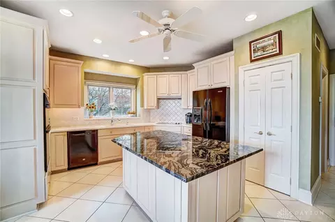 253 Rue Marseille, Kettering, OH 45429 photo 18