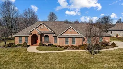 1431 Timshel St, Sugarcreek Township, OH 45440