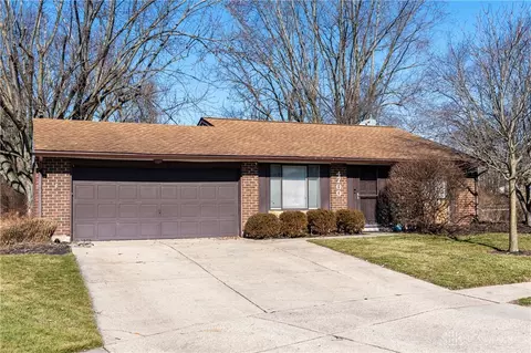 4700 Pinecroft Ct, Huber Heights, OH 45424