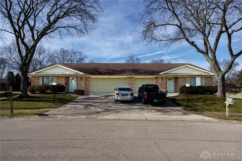 1325-1327 Rosehaven Cir, Dayton, OH 45429