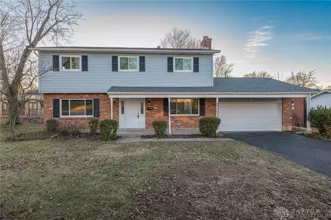 6419 Clematis Dr, West Carrollton, OH 45449