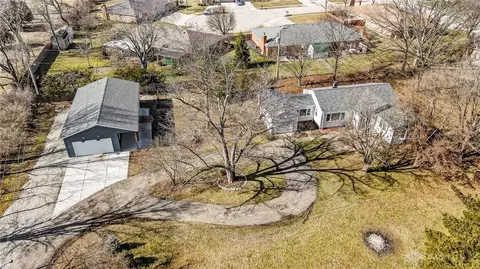 8425 N Dixie Dr, Dayton, OH 45414