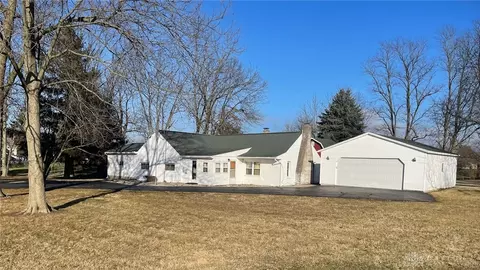4714 Middle Urbana Rd, Springfield, OH 45503 photo 2