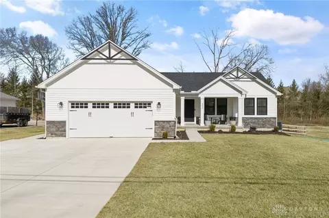 3656 Cedarwood Ln, Beavercreek, OH 45430