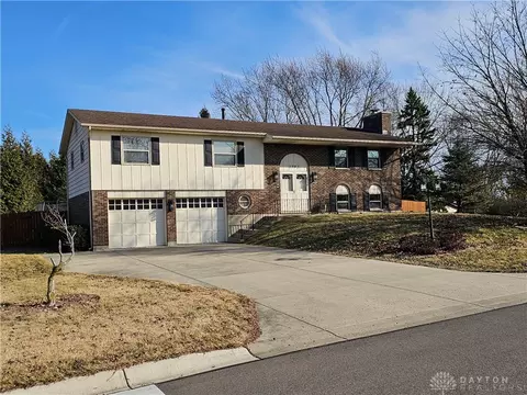 1792 Wilene Dr, Dayton, OH 45432