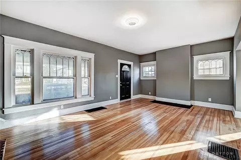 457 E Cecil St, Springfield, OH 45503 photo 8