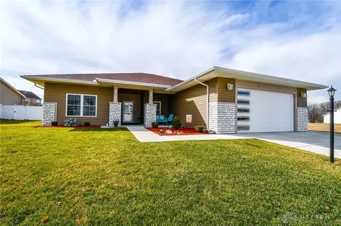 805 Mckees Mill Run, New Carlisle, OH 45344
