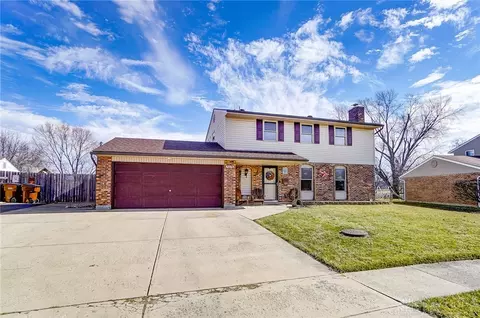 7076 Safari Dr, Dayton, OH 45424