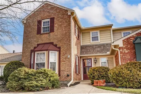 7708 Patrick Henry Ln, Washington Township, OH 45459