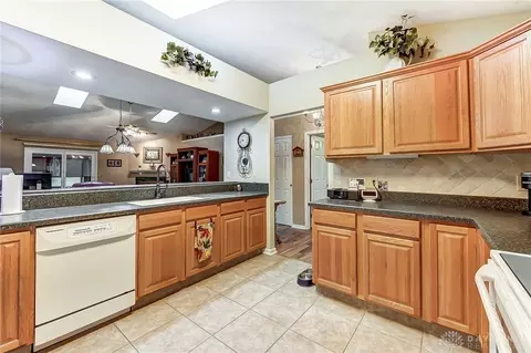 63 Pheasant Run Cir, Springboro, OH 45066 photo 10