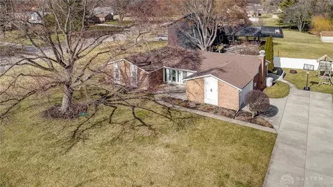 2455 Seneca Dr, Troy, OH 45373
