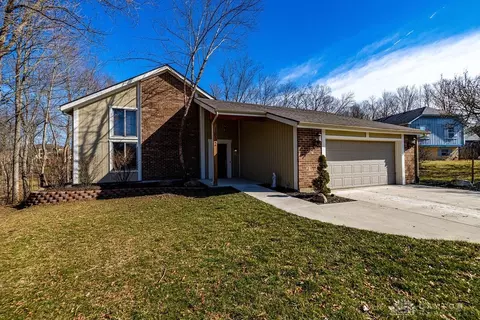1832 Sugar Run Trl, Bellbrook, OH 45305