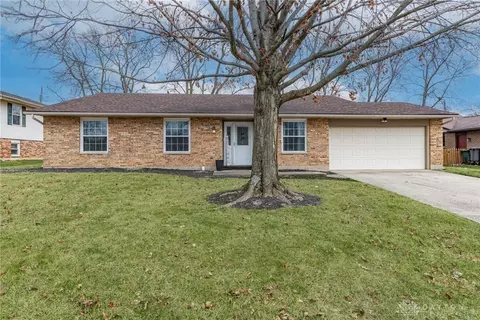605 Lake Forest Dr, Dayton, OH 45449