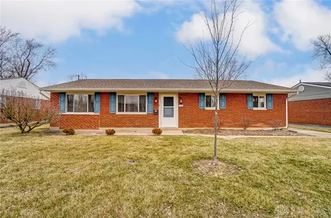 254 Foothill Dr, Brookville, OH 45309