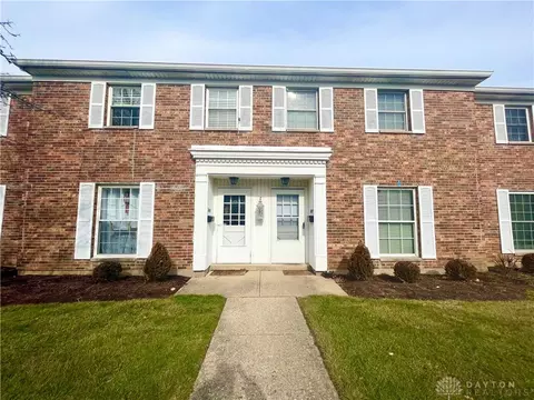 807 Clareridge Ln, Dayton, OH 45458