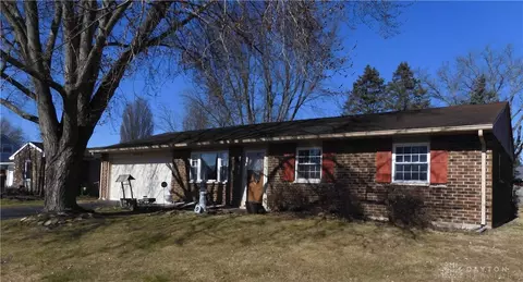 2134 Mississippi Dr, Xenia, OH 45385
