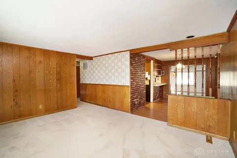 922 Castro Ln, Cincinnati, OH 45246 photo 6