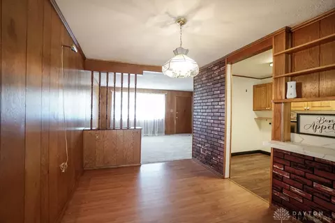 922 Castro Ln, Cincinnati, OH 45246 photo 9