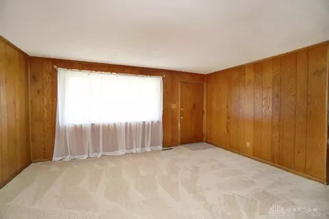 922 Castro Ln, Cincinnati, OH 45246 photo 4
