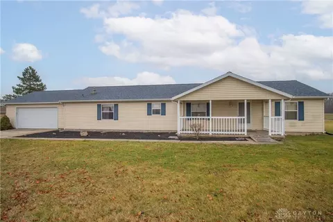 11888 Ailes Rd, Maplewood, OH 45340