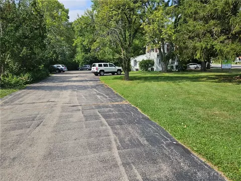 3905 Far Hills Ave, Kettering, OH 45429 photo 3
