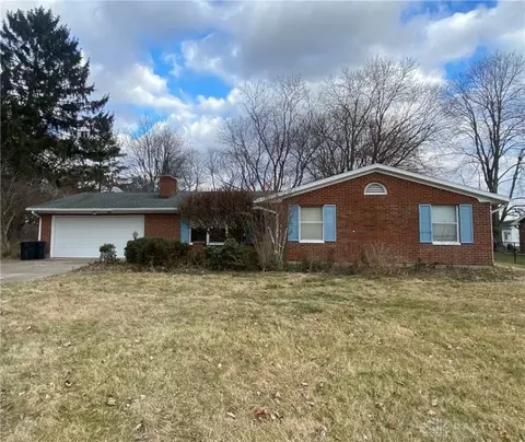 766 Brunswick Dr, Enon, OH 45323