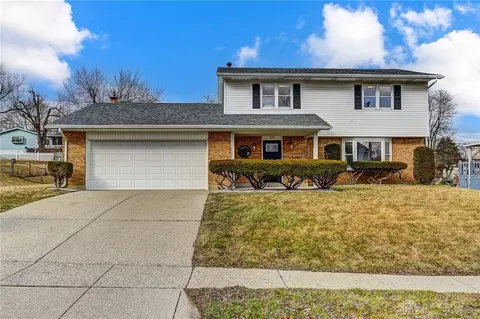 345 Bellaire Dr, Fairborn, OH 45324