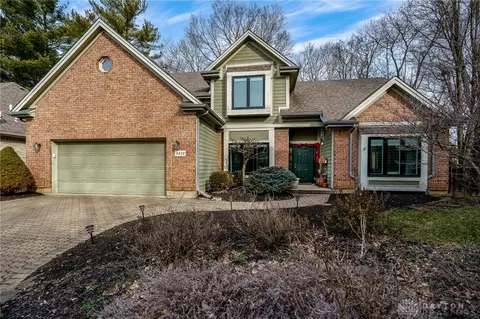 3432 Pavilion Ln, Bellbrook, OH 45305