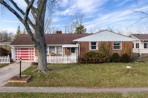 941 Hollendale Dr, Dayton, OH 45429