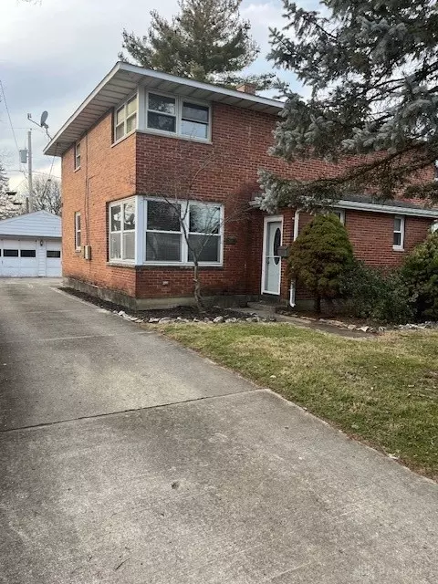 621-623 Winston Dr, Fairborn, OH 45324