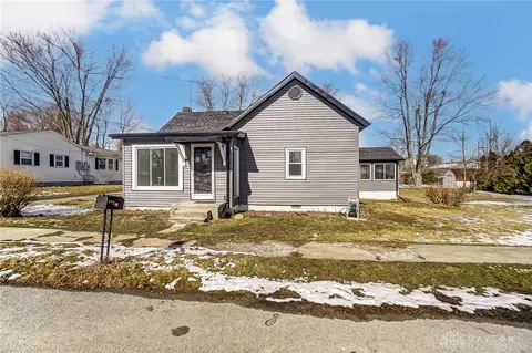 105 E Cook, Waynesfield, OH 45896