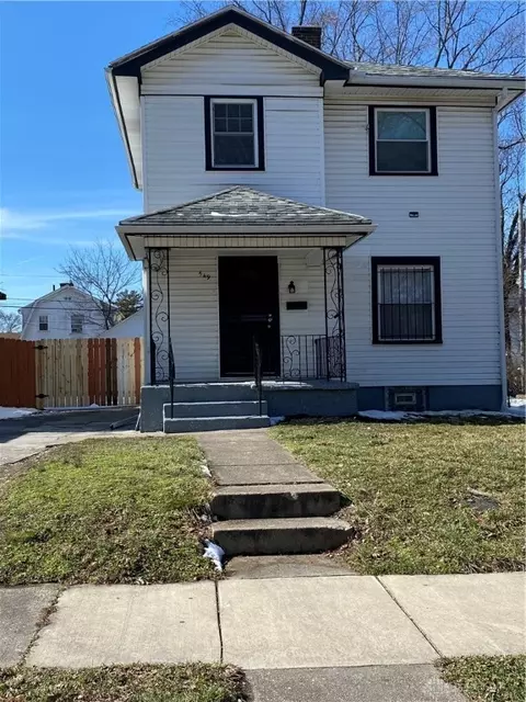 549 Cedarhurst Ave, Dayton, OH 45402