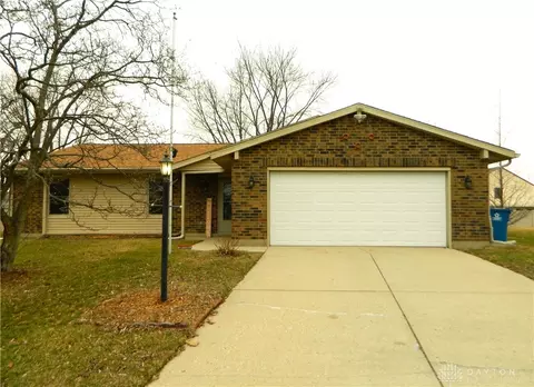 8585 Gateview Ct, Dayton, OH 45424